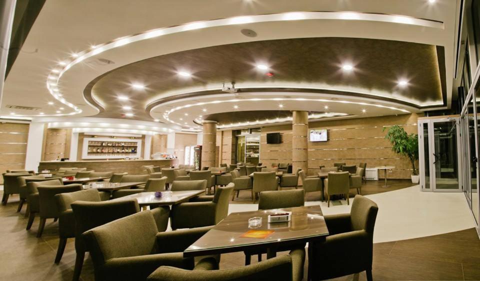 Hotel Oasis Podgorica Exterior photo