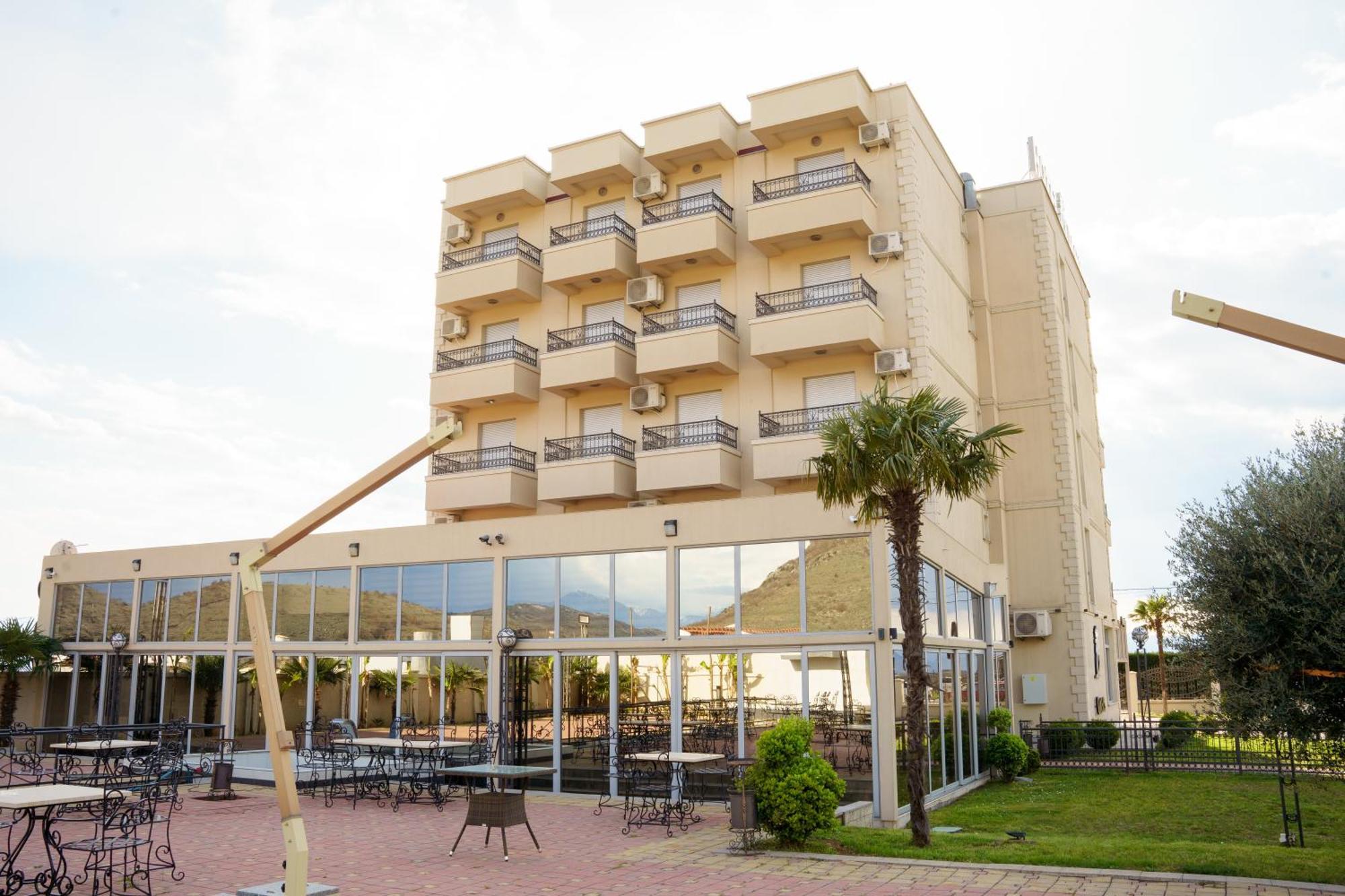 Hotel Oasis Podgorica Exterior photo