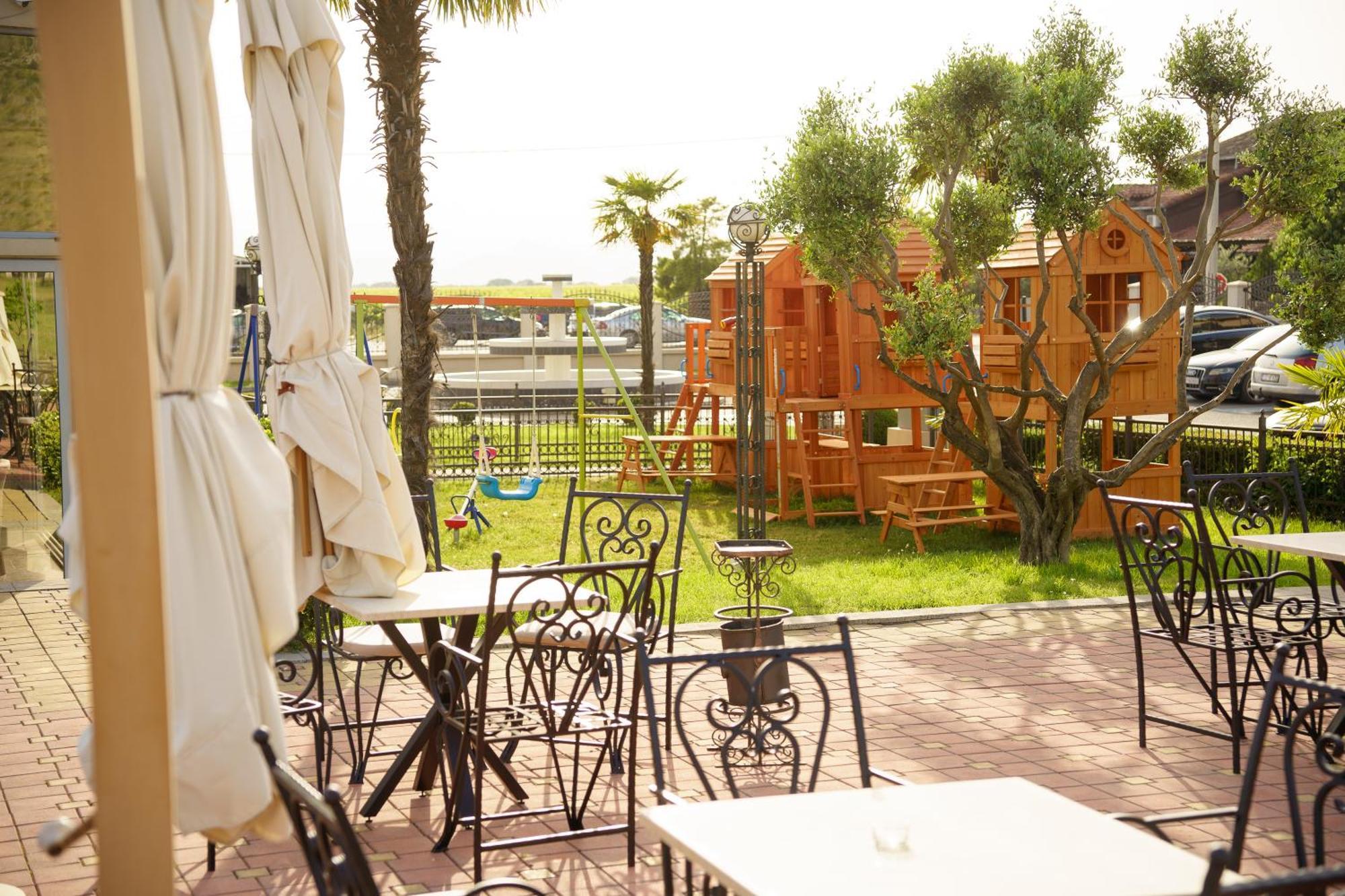 Hotel Oasis Podgorica Exterior photo